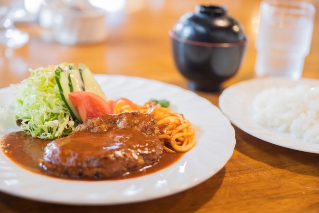 ハンバーグ定食